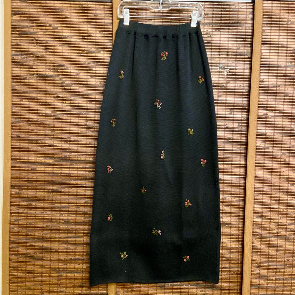 Peruvian Connection XS 100% Pima Cotton Black Skirt with Embroidered Flowers ￼ ￼